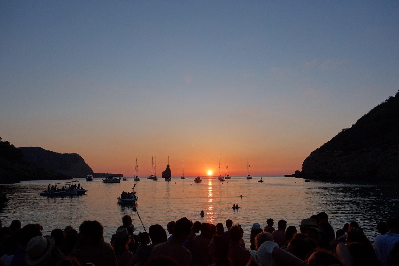 La Playa de Benirrás, un paraíso natural en Ibiza